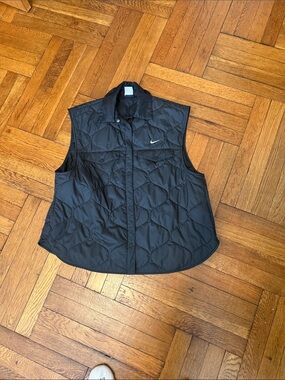 Nike Black Oversized Quilted Sleeveless Puffer Vest with Swoosh